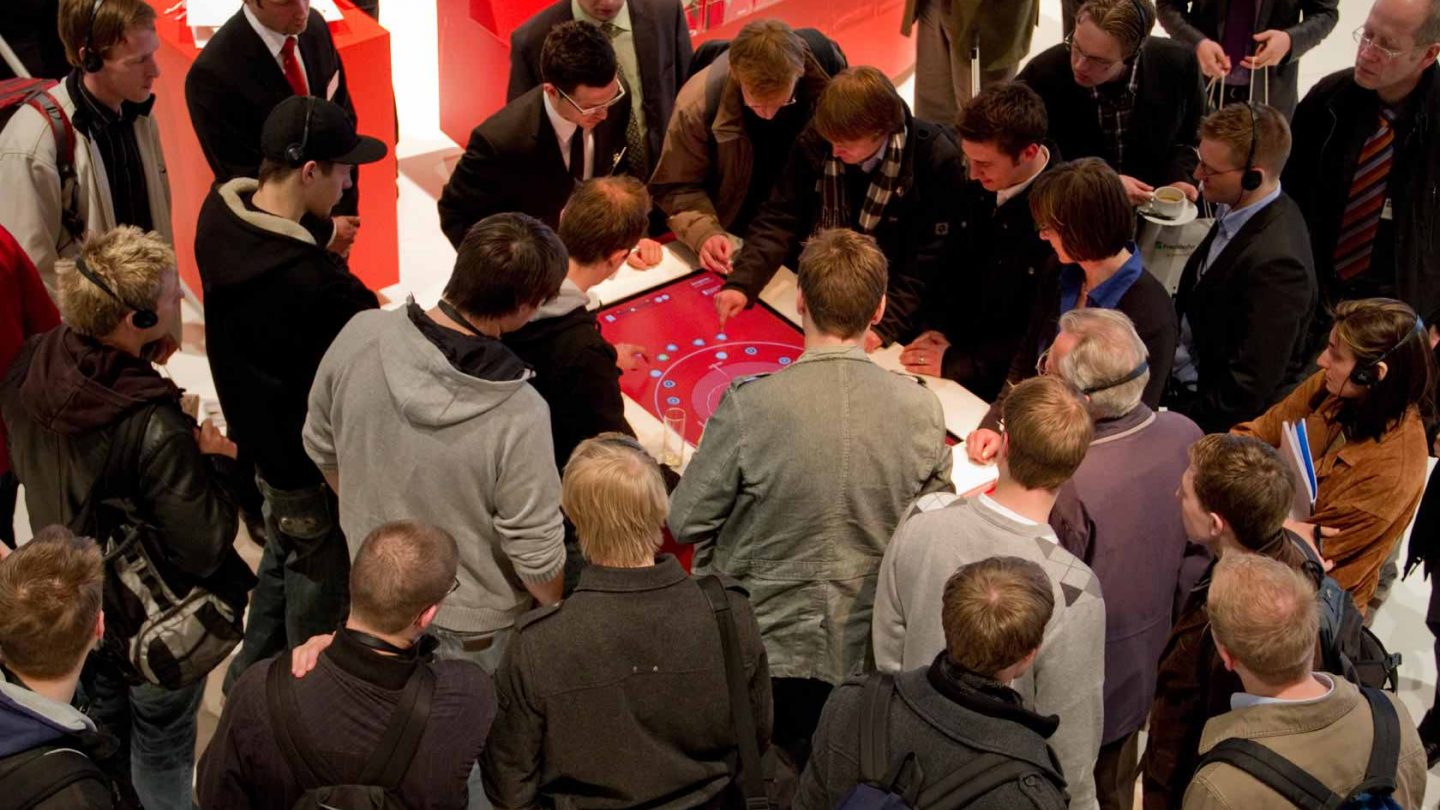 Milla E.ON Multitouchtisch 04